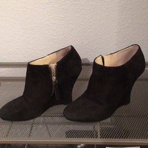Like New! Nine West Black Booties